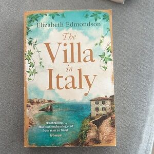 The Villa in Italy by Elizabeth Edmondson. Book